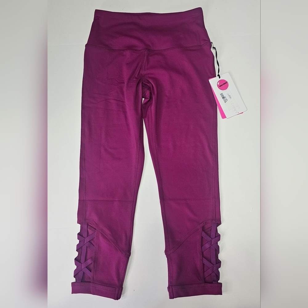 NWT Yogalicious Women's Capri Leggings Criss-Cross Design at Leg High Waist Sz S